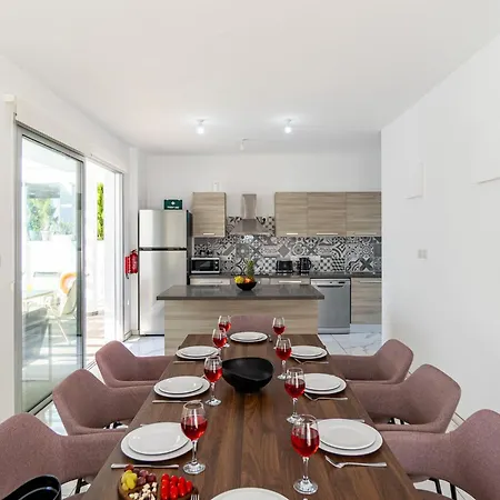 Elite Blu By Ezoria 别墅 圣纳帕