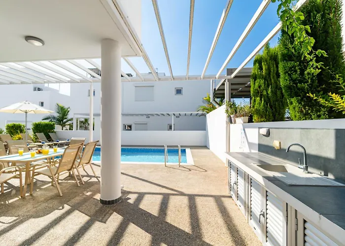 Villa Elite Blu By Ezoria Ayia Napa