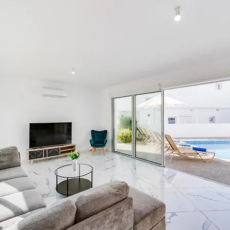 Villa Elite Blu By Ezoria Ayia Napa