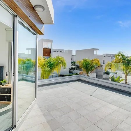 Villa Elite Blu By Ezoria Aya Napa